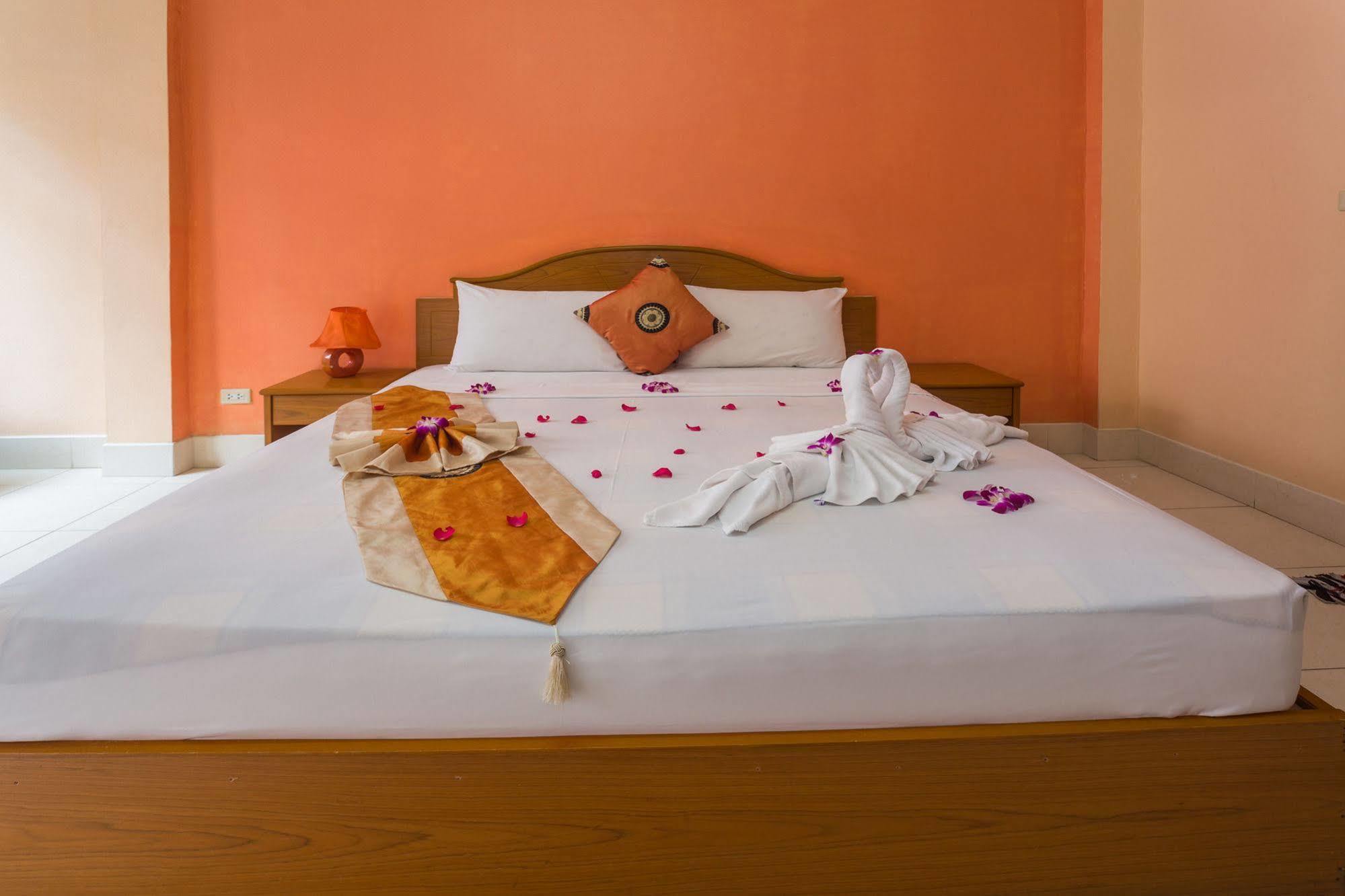 Guesthouse Belvedere Patong Eksteriør billede