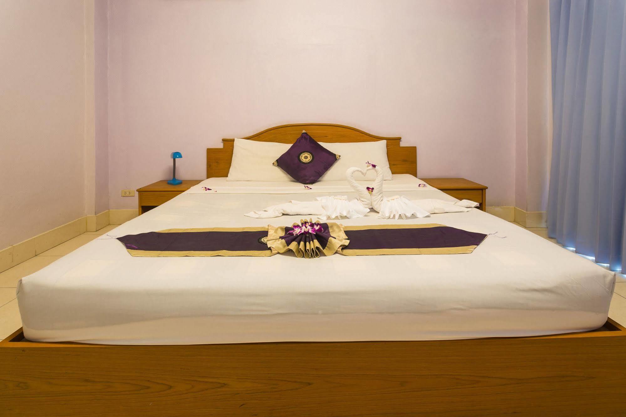 Guesthouse Belvedere Patong Eksteriør billede
